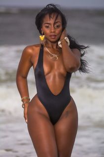 Very Cool UK Public Nude.